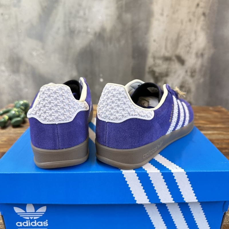 Adidas Sneakers